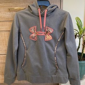 Ladies camo hoodie